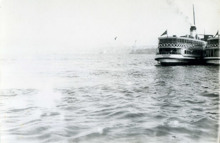 Ships, Sandals. Bosphorus. Eminönü-Fatih. 1975