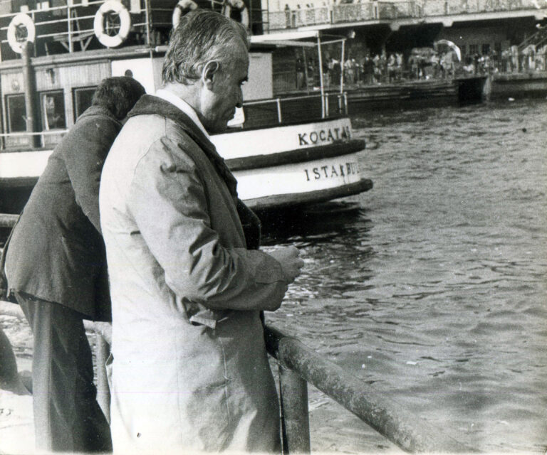 Deniz Kenarında İSTANBUL  DÜNYA BAŞKENTİ Fotoğraflarım 1975 /ISTANBUL WORLD CAPITAL by the Sea Black&White Photographs 1975tos